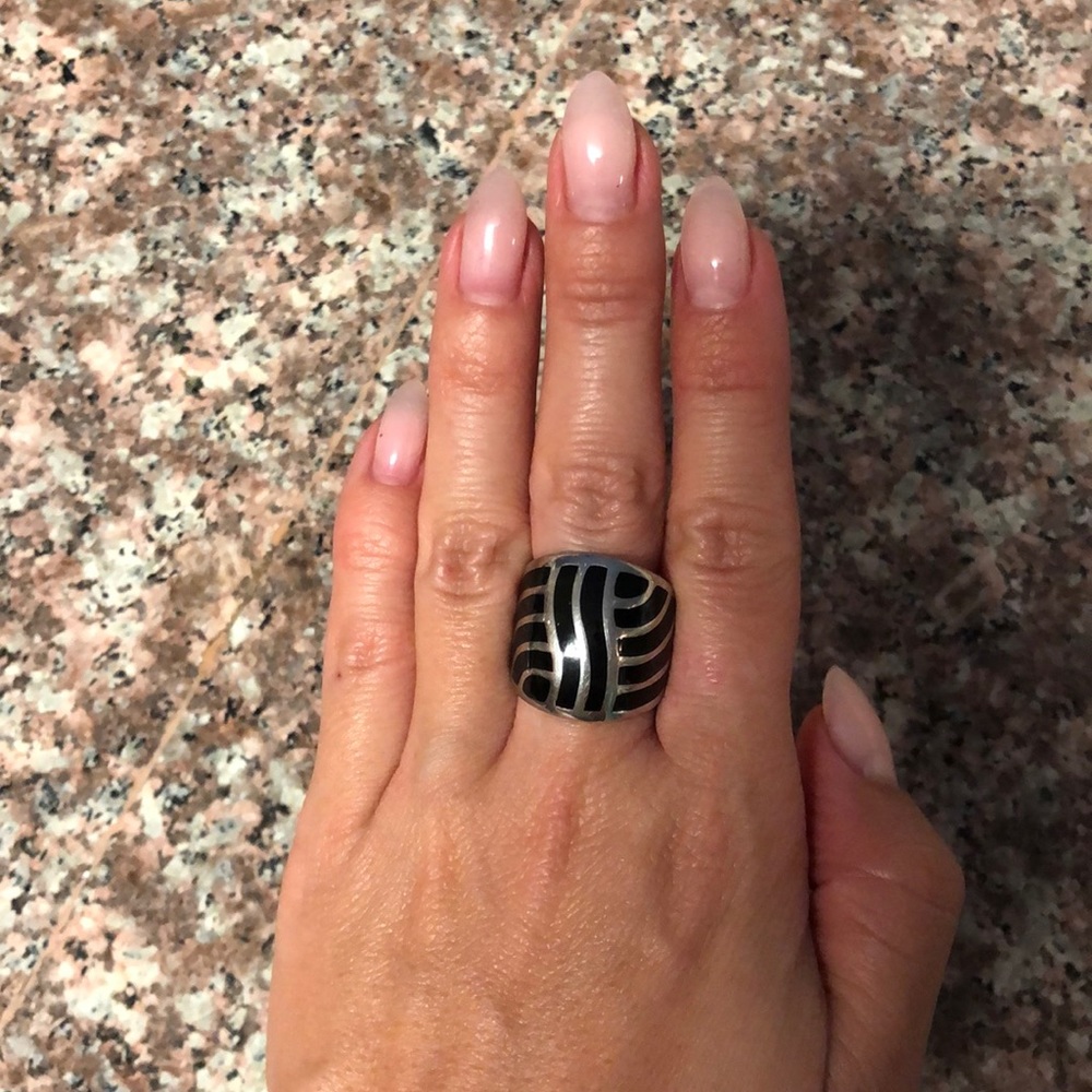 Fun fashion ring